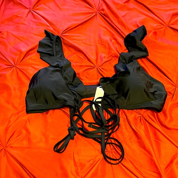 Cupshe Other - black Cupshe bikini top with ruffles